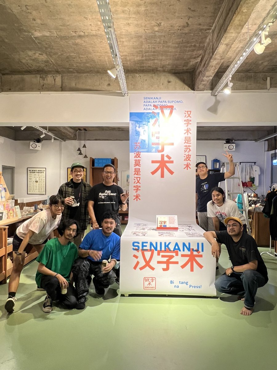 Yulius Iskandar ™ (@juliuzickboy) on Twitter photo Hari ini jam 19:00 WIB launching buku <a href="/senikanji/">senikanji</a> X <a href="/binatangpress/">binatangpress</a> X <a href="/felixdass/">Felix Dass</a> di Grammars Jl. Cihapit 6 Bandung. Silahkan merapat bestieeee 🥰 Hari ini jam 19:00 WIB launching buku <a href="/senikanji/">senikanji</a> X <a href="/binatangpress/">binatangpress</a> X <a href="/felixdass/">Felix Dass</a> di Grammars Jl. Cihapit 6 Bandung. Silahkan merapat bestieeee 🥰