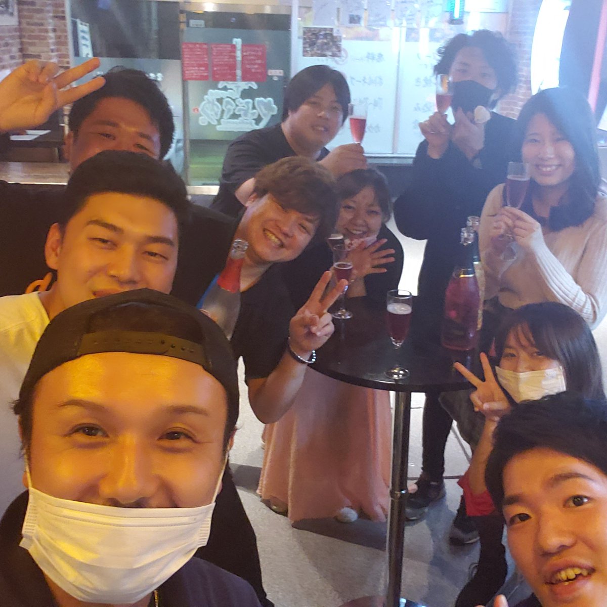 dartsyabusame's tweet photo. ご報告
本日6/30をもちまして
ダーツ酒場やぶさめの
事業を撤退し
来月より現店長橋本に
事業譲渡する事となりました
短い間ではございましたが
関わった全ての方々に
厚く御礼申し上げます
店名は変わらず来月より
橋本新体制の元営業いたします
今後共宜しくお願い申し上げます
福中健志
橋本卓也 https://t.co/abvSsQPTPL