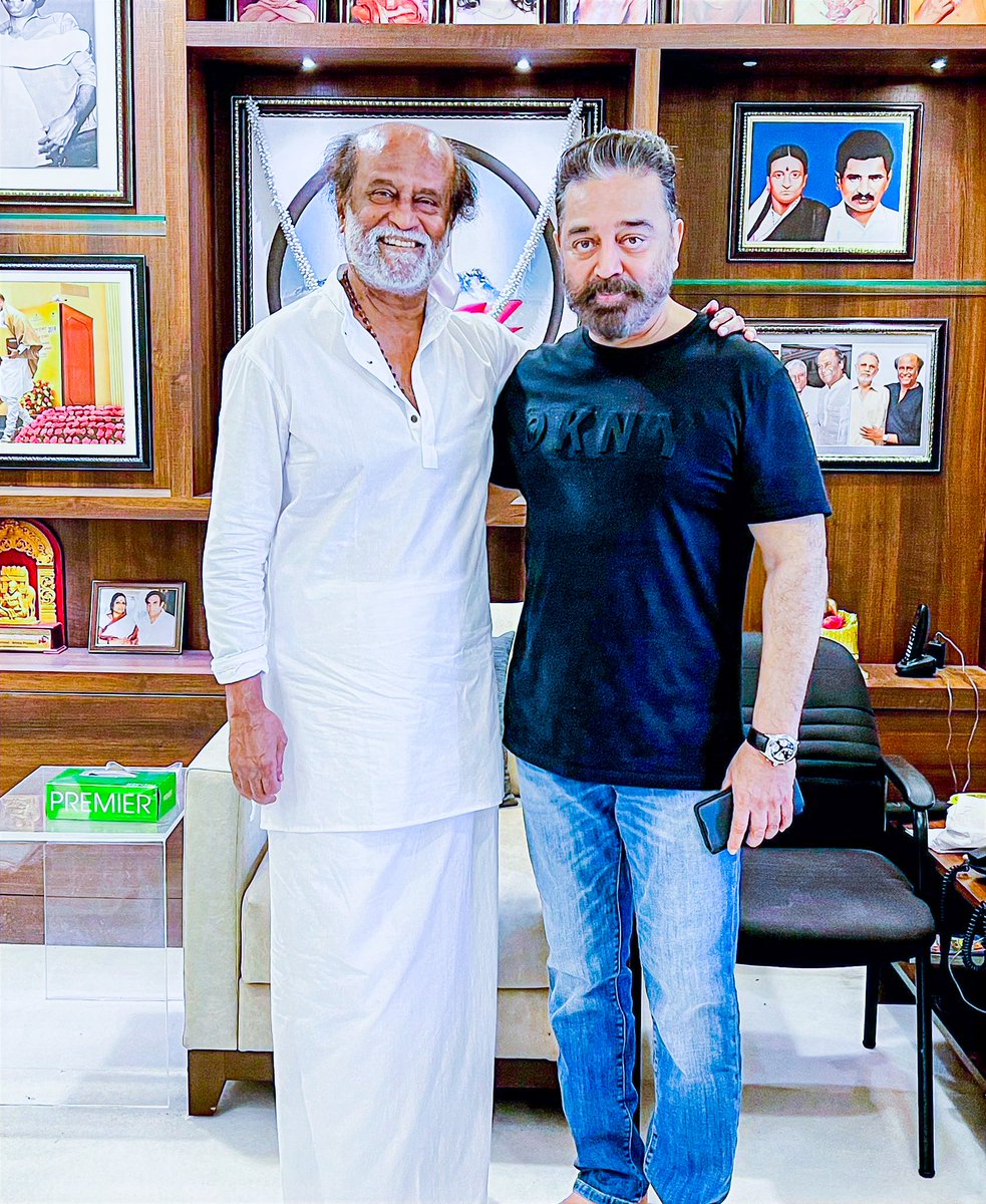 Kiran_Kumar_KK's tweet photo. #KKEditz Reposts - SuperStar
#Rajnified
@ikamalhaasan @shankarshanmugh @Siva_Kartikeyan @rajinikanth
@incredibala @1991ragu @imravee @Vasheegaran https://t.co/p2IkHQJg7t