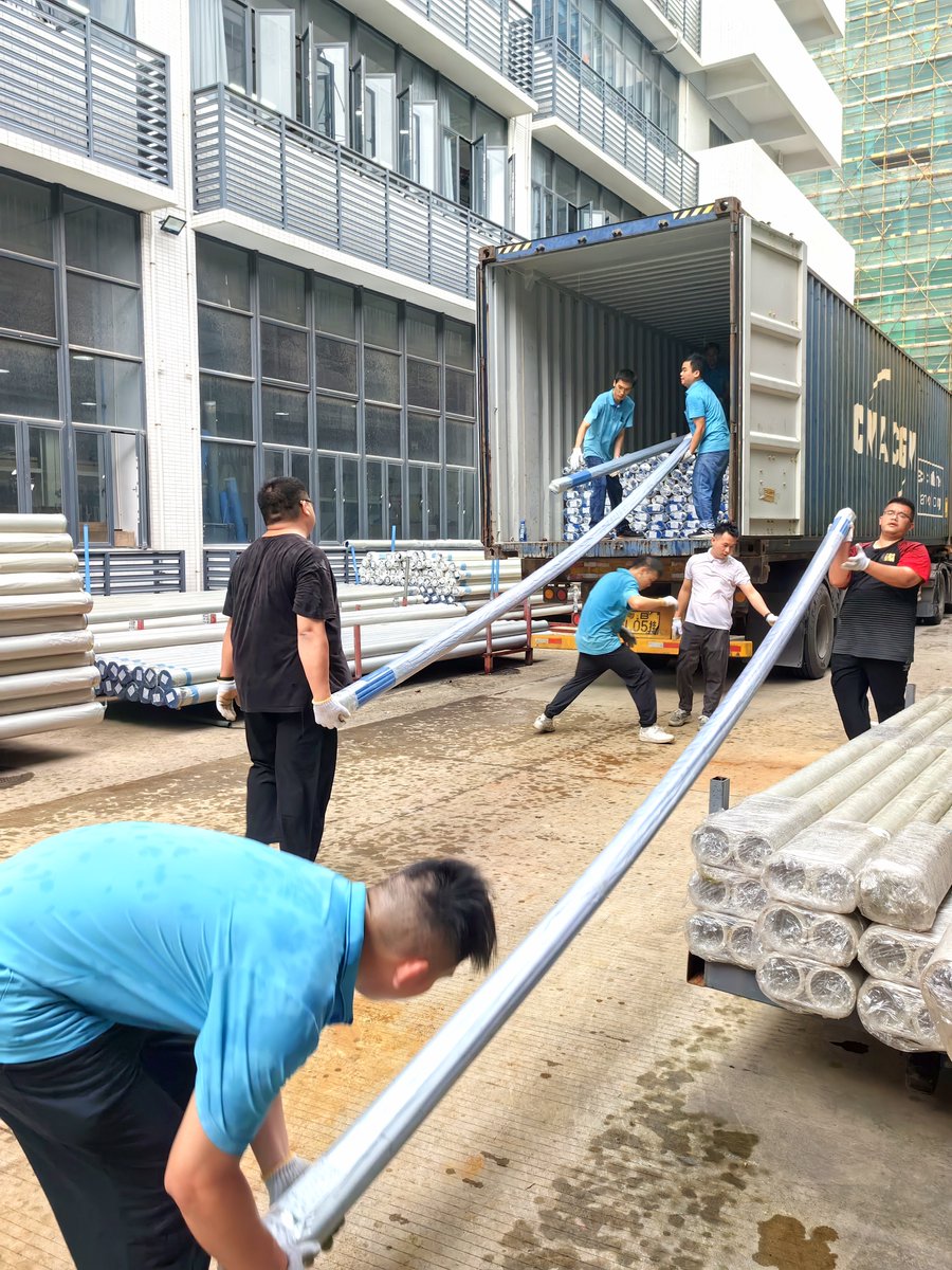 AlexLu707's tweet photo. 🚚Look at the worker, they are loading #FSTpipe in the 45 feet container. Not easy but they make it successful.
🗺️Now the goods will be shipped to #India, and we had sent them to #Mexico, #Singapore, #UAE, etc. Which is the next one?
📞Wechat/WhatsApp:+86 17324509812 https://t.co/jAVsaVGISt
