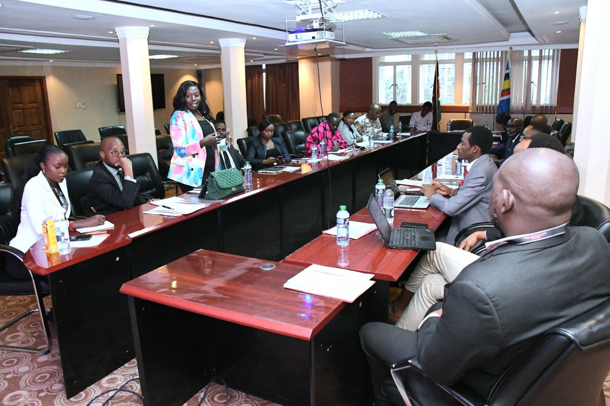 _chelimo_'s tweet photo. A consultative meeting regarding the launch of the Youth Connekt Kenya Chapter was held today at the Office of the Deputy President to deliberate further on the proposed structure. The meeting was attended by relevant offices related to youth. @MissMueni @TowettN @YouthConnektAf @Chaffuzi