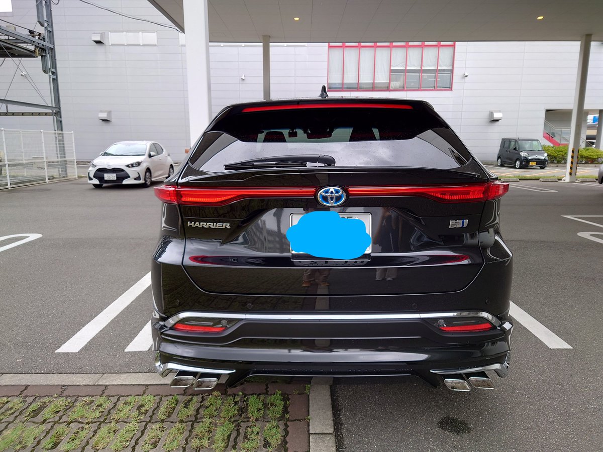 TERUSTARX's tweet photo. 本日無事にハリアー納車されたぁ〜⁽⁠⁽⁠◝⁠(⁠ ⁠•⁠௰⁠•⁠ ⁠)⁠◜⁠⁾⁠⁾
モデリスタも間に合ってたぁ～\⁠(⁠๑⁠╹⁠◡⁠╹⁠๑⁠)⁠ﾉ⁠♬
感謝感激雨あられ(⁠＾⁠∇⁠＾⁠)⁠ﾉ⁠♪大事に乗っていきます☆☆☆
#ハリアー 
#ハリアー納車
＃モデリスタ
＃グランブレイズスタイル https://t.co/no7IlkLdWa