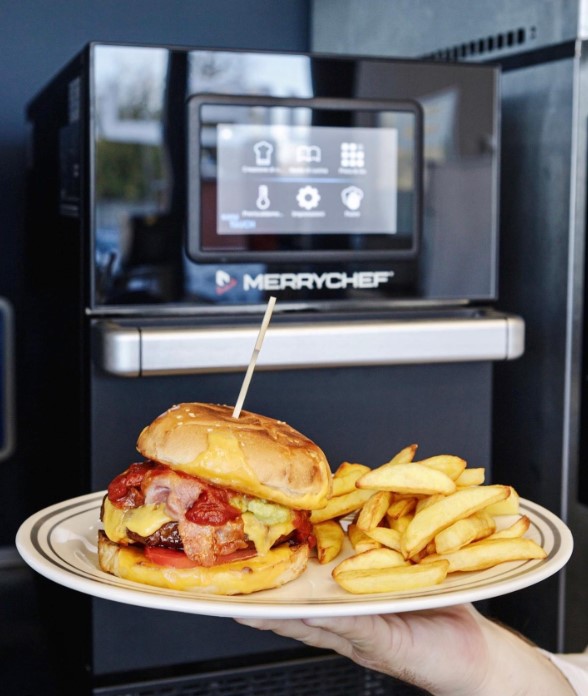 Now that's a Burger!🍔
The #Merrychef conneX range is ideal for rapid cooking, toasting, grilling and reheating fresh or frozen food. 
👉EasyTouch 2.0 icon-driven high-definition 7" widescreen
👉Cook 80% faster
#merrychefconnex #highspeedoven #takeaway #fastfood