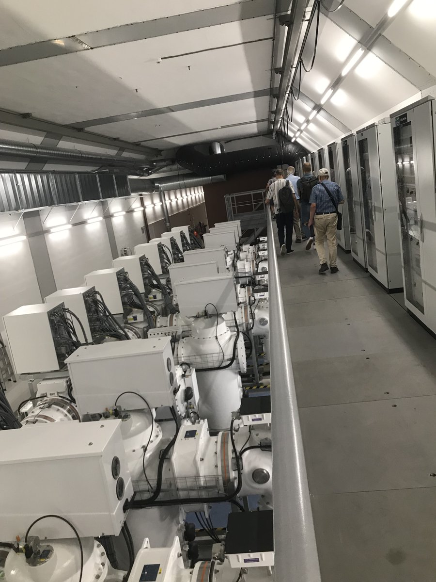 michaelbaumer's tweet image. Reges Interesse an der Führung im ewz-Unterwerk Katz: Von hier aus wird ein grosser Teil der Stadt mit Strom versorgt. Gestern konnte ich Interessierten einen Einblick geben ins Unterwerk Katz, das seit 2019 bei laufendem Betrieb umfassend saniert wurde.
#Versorgungssicherheit