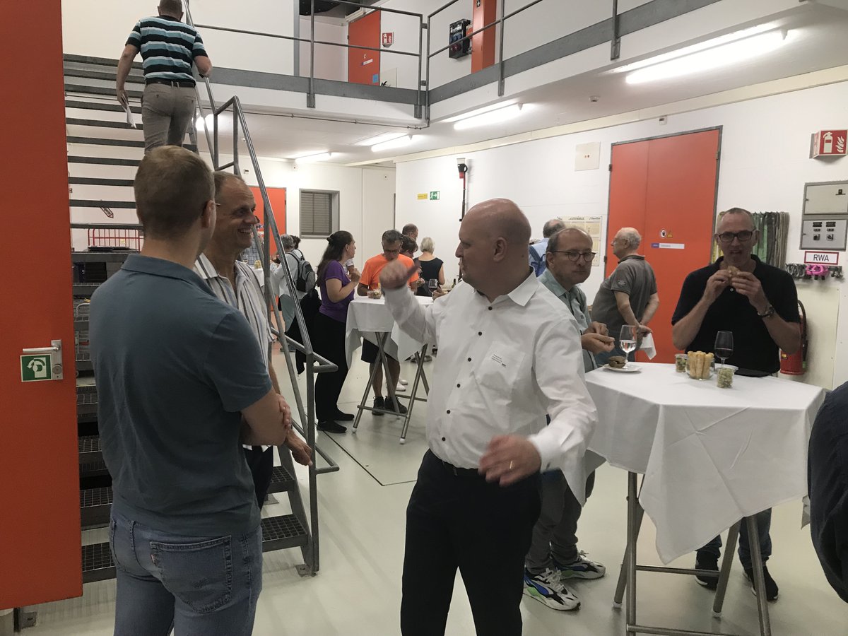 michaelbaumer's tweet image. Reges Interesse an der Führung im ewz-Unterwerk Katz: Von hier aus wird ein grosser Teil der Stadt mit Strom versorgt. Gestern konnte ich Interessierten einen Einblick geben ins Unterwerk Katz, das seit 2019 bei laufendem Betrieb umfassend saniert wurde.
#Versorgungssicherheit