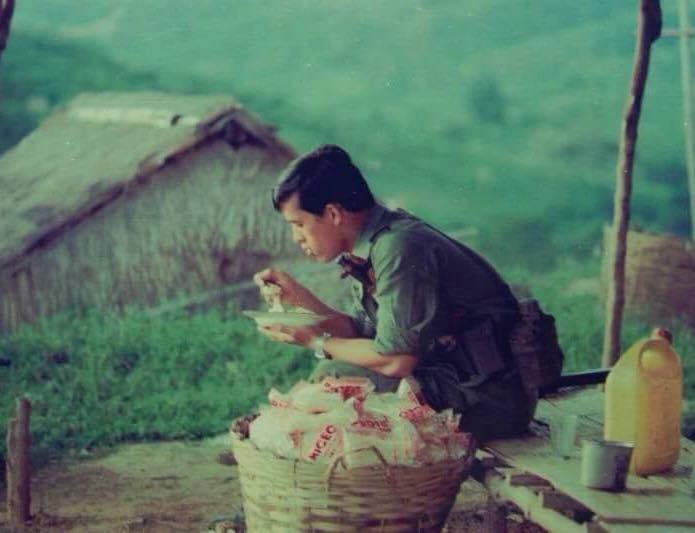 moonoi_punthai's tweet image. ทรงเป็นถึงเจ้าฟ้าเจ้าแผ่นดิน แต่ทรงเรียบง่าย ในหลวงรัชกาลที่10