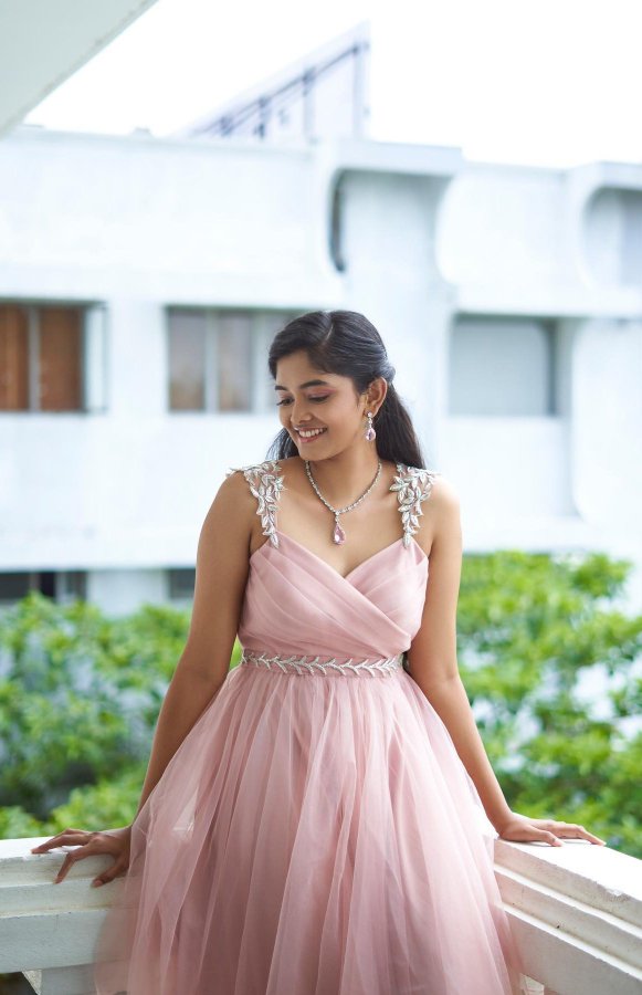 Fz2fXYrWwAAZbva?format=jpg&name=900x900