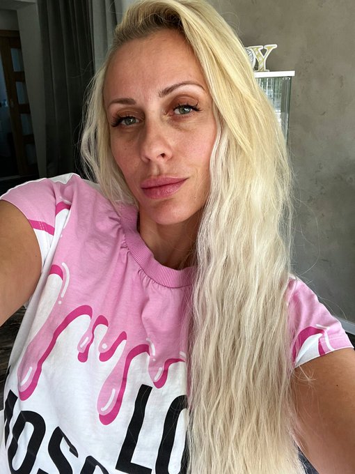 S new hair , new style &amp; holidays!!!  #relaxation #lovelife #vacation https://t.co/EDe3B7raW2<a href="/tag/relaxation"class="tags">#relaxation</a><a href="/tag/vacation"class="tags"><span>#vacation</span></a><a href="/tag/lovelife"class="tags"><span>#lovelife</span></a>