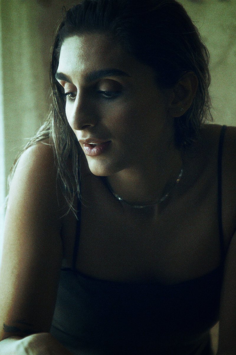 Delaram …

#portrait #photography #filmlook #35mm #naturallight