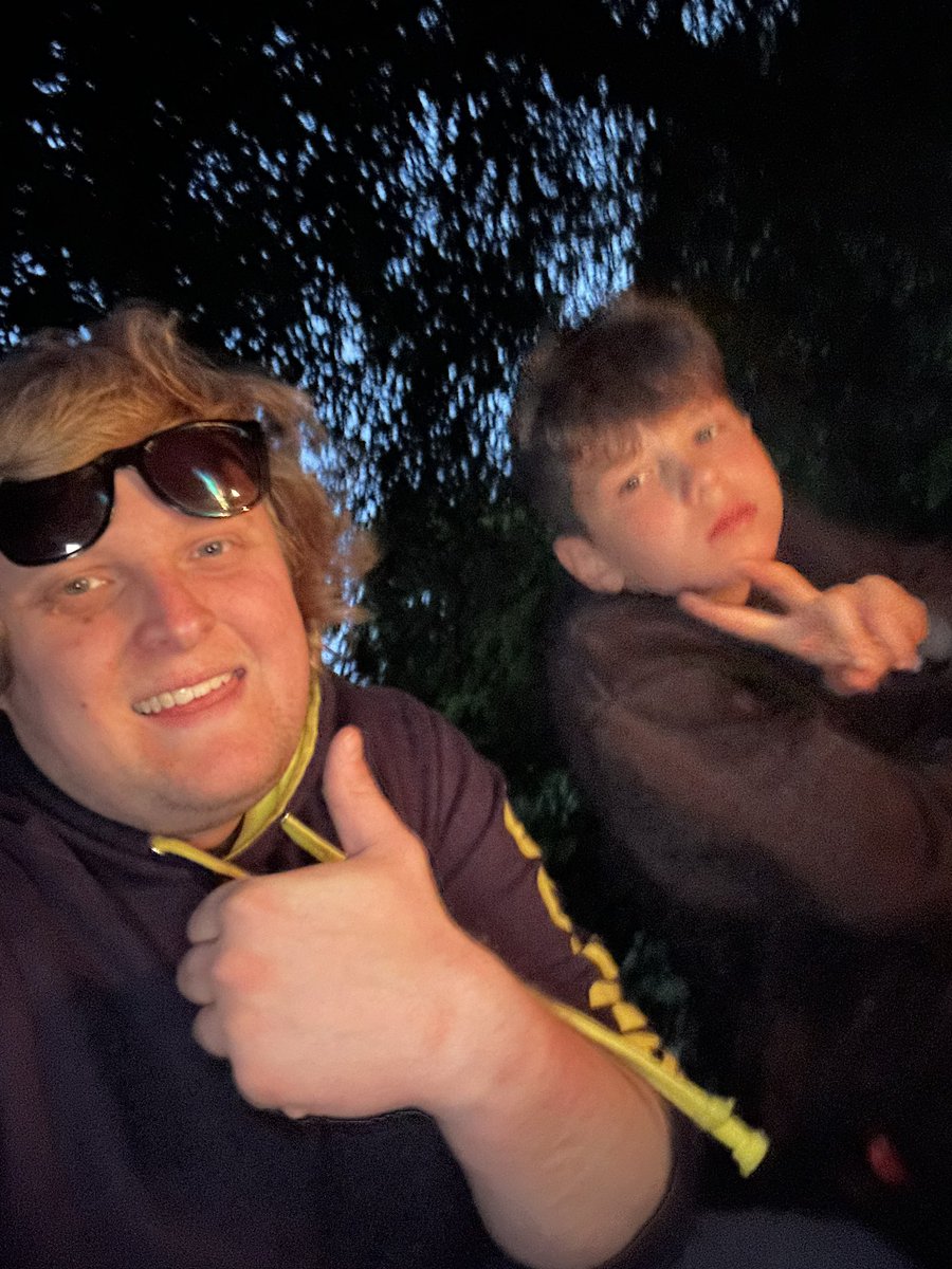 CCDSWillRyder's tweet photo. Campfire last night with @LindenCentreTF #SecondarySpecialist, what a fantastic way to wind down after an action packed day of #Adventure. 
#SecondaryResi #WeAreTheLinden #Campfire #SingingInTheRain https://t.co/GjVXeunlmb