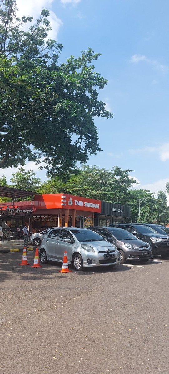 Tahu Sumedang KM 88 tea geuning.