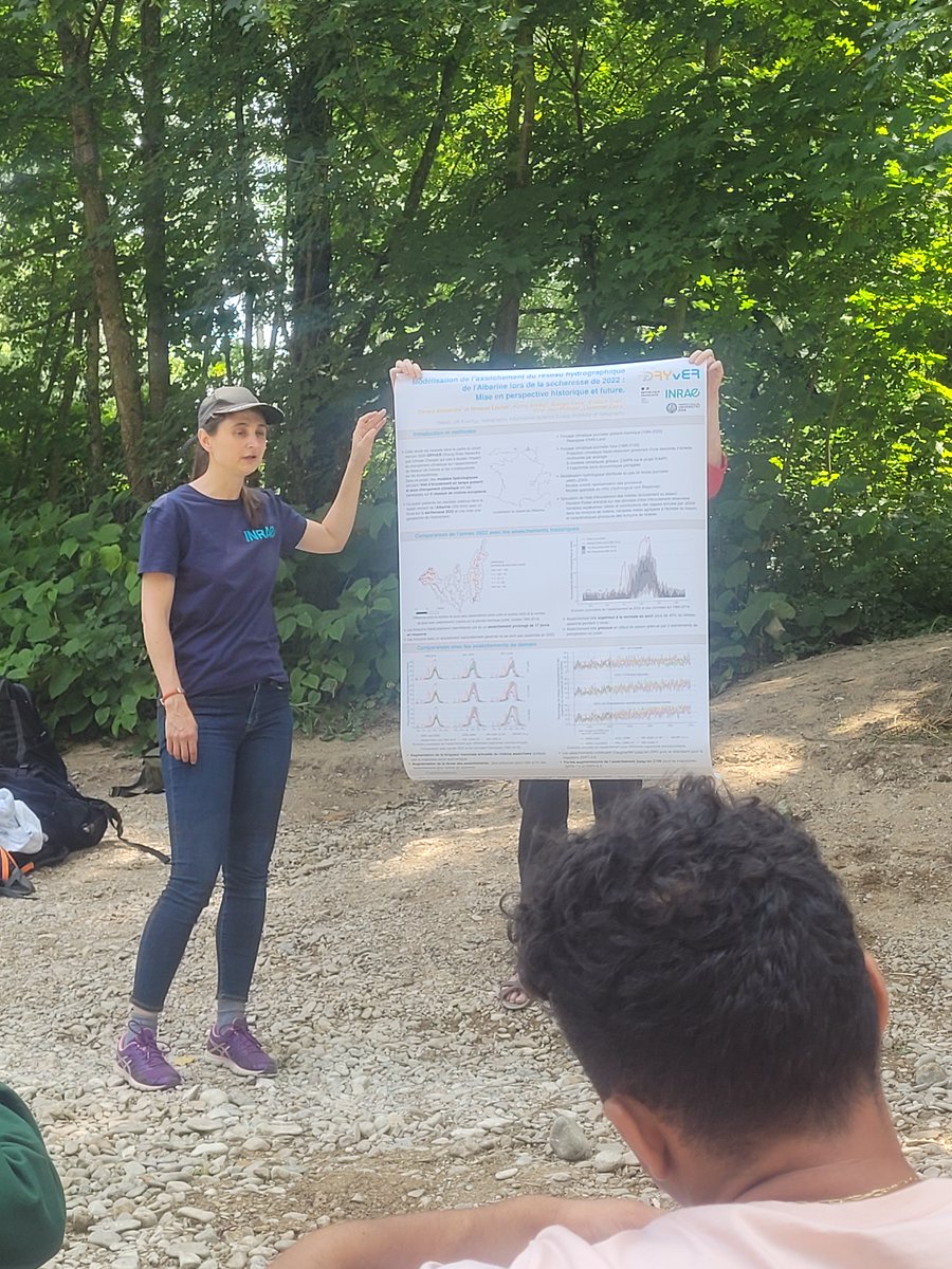 tdatry's tweet photo. #Summerschool day 4: #DryingRiverNetworks. Lucky to witness the drying front of the mighty Albarine River! Hydrology, Biodiversity, Biogeochemistry, Social Perceptions &amp; Management challenges presented &amp; discussed. Thanks @H2oLyon, @EcoFlowS, #ZABR, @DRYvER_H2020, @INRAE_Lyon_Gre https://t.co/fOQgLAOmyV