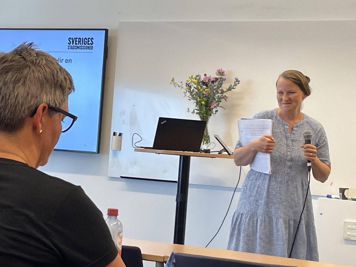 Vi lär av historien: forskare Anna Angelin ⁦<a href="/Lundsuni/">Lunds universitet</a>⁩ beskriver effekterna av 90-talskrisen. De som har det allra värst drabbas också mest i lågkonjunktur. Socialtjänsten var otillgänglig då och inte bättre nu. Civilsamhället får ta ett alltför stort ansvar. #almedalen