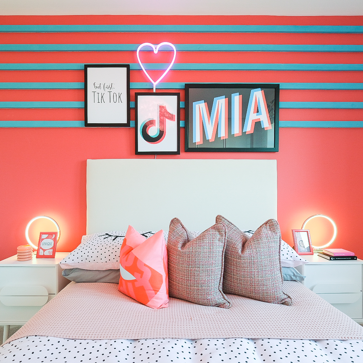 edwardthomasint's tweet image. We’re celebrating all things social today in honour of World Social Media Day!
 #worldsocialmediaday #socialmedia #getsocial #instagram #tiktok #twitter #linkedin #pinterest #facebook #youtube #socialmedialife #socialmediadesign #showhomedesign #showhomes #newhomes #interiorinspo