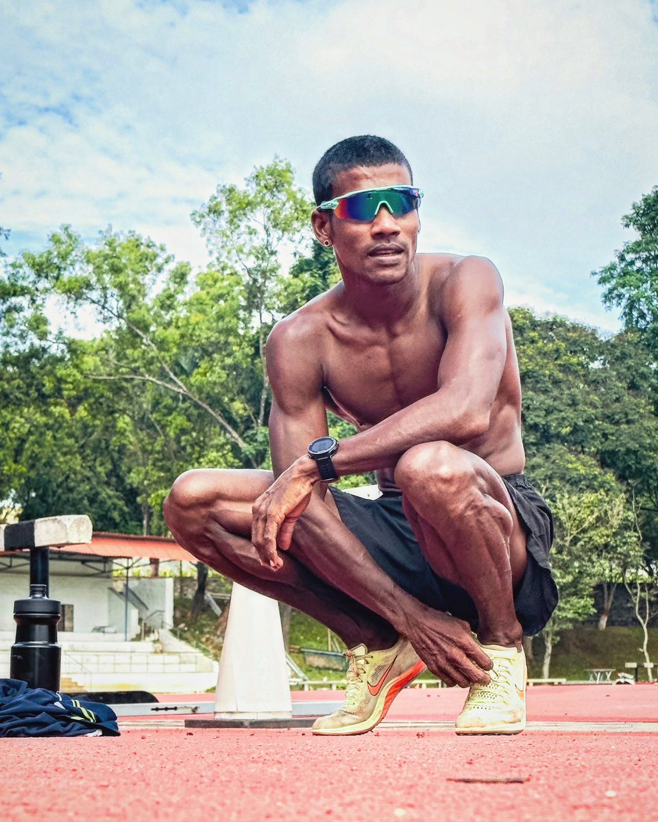 A dream doesn’t become reality through magic; it takes sweat, determination, and hard work.🏃🏿‍♂️👐🏿

#unstoppableflash #heretocreatehistory #kingofmiddledistancerunninginmaldives #fheltmv #fheltmassagegun #fheltbrandambassador