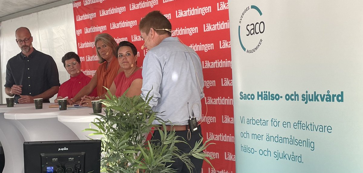 Vården brottas med personalbrist men prioriterar inte en hållbar arbetsmiljö. Chefer behöver få stöd istället för att bli störda av servicefunktioner som HR och ekonomi för att kunna prioritera ett delaktigt ledarskap. Det är en investering för framtiden.
suntarbetsliv.se