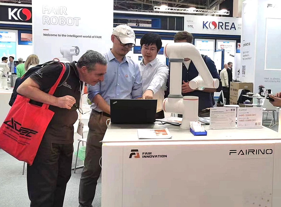 FAIR_Robotics's tweet image. 🎉Join us at #Automatica2023 in Munich and witness the future of #cobot ! 🌟 #FAIRINNOVATION 🌟is here to showcase its artificial intelligent robot solution at booth A4-220. 🤖 Upgrade your #automation  game across diverse industries and unlock endless possibilities!💪