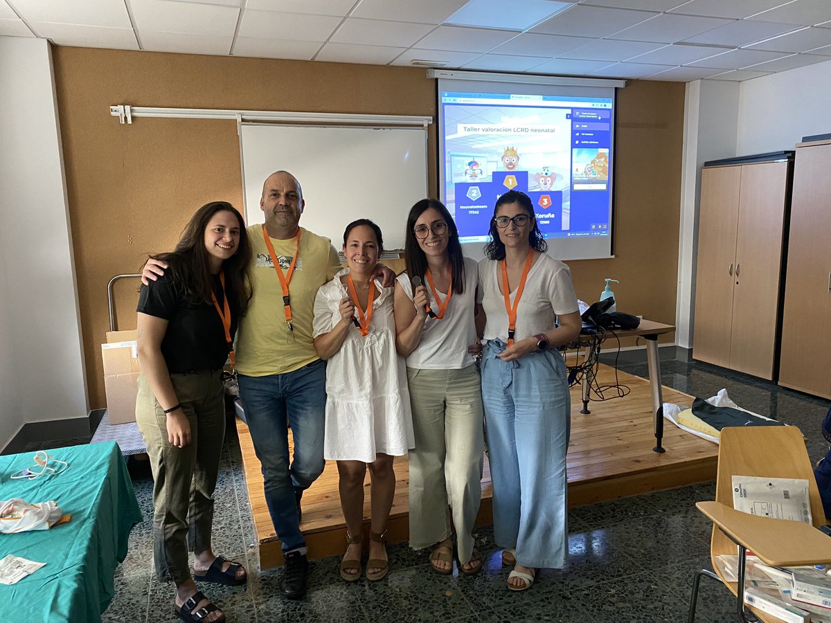 mactub7's tweet photo. Lleno absoluto en los dos talleres de cuidados de la piel en pediatría y neonatología. Hubieron dos equipos ganadores del concurso de valoración de LCRD. Y cuál fue su premio? Mirar qué sostienen en la mano. Gracias #UlcerasFora @ACIS_sergas por priorizar a los más peques. https://t.co/cNUkz5KS2V