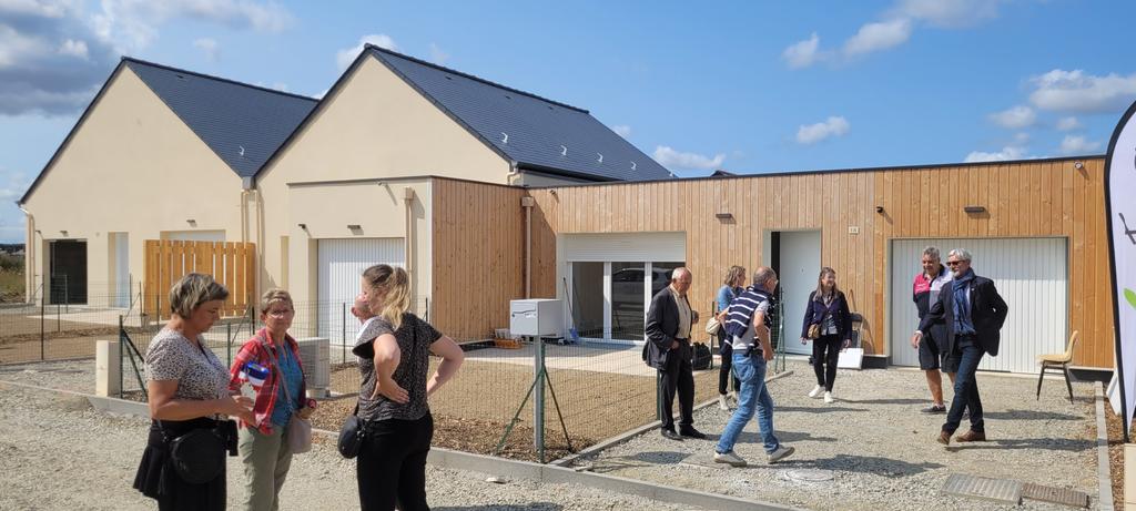 C'était bien c'était chouette la mise en service avec les futurs habitants, de cette nouvelle residence AGAË <a href="/NEOTOA_fr/">Néotoa</a> à Plouasne <a href="/DinanAgglo/">Dinan Agglomération</a> avec salle convivialité et accompagnement!
Merci à nos partenaires, ville de Plouasne, <a href="/DinanAgglo/">Dinan Agglomération</a> &amp; <a href="/cotesdarmor22/">cotesdarmor</a> pour leurs soutiens.