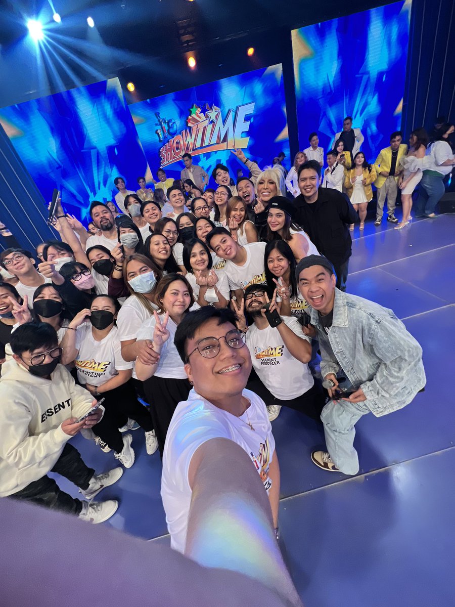 itsShowtimeNa's tweet photo. Tuloy lang para sa Madlang People! ✨ https://t.co/GOETl3LEiI