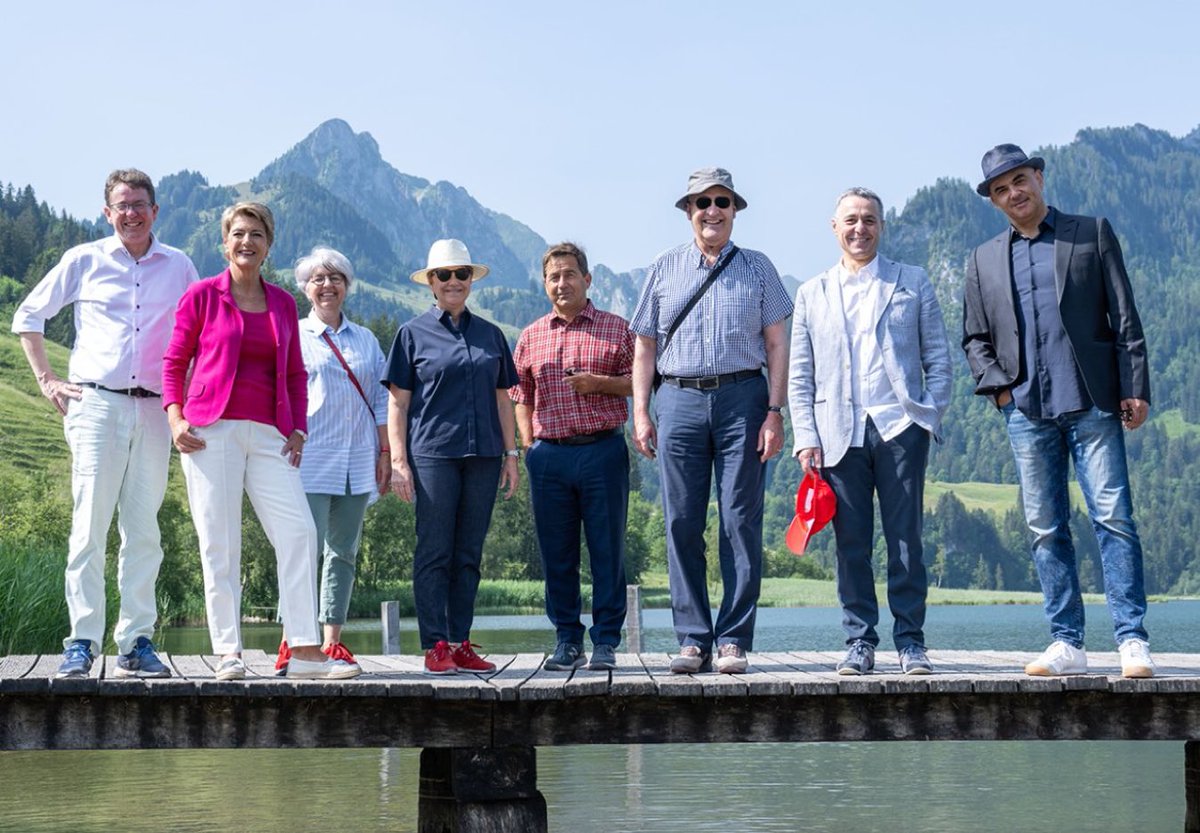 This is the current Swiss government (on their traditional annual excursion). It's probably just some patriotism on my part but I really like this understated style of our politicians.