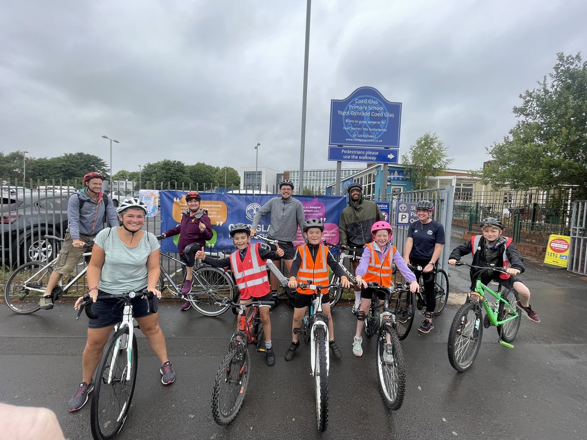 We are ready!! 😁
<a href="/CoedGlas/">Coed Glas Primary</a> first <a href="/fridedaysbb/">FRideDays Bike Bus</a>
Diolch to all the amazing cyclists who are taking part this morning 🚴‍♀️🚴‍♂️