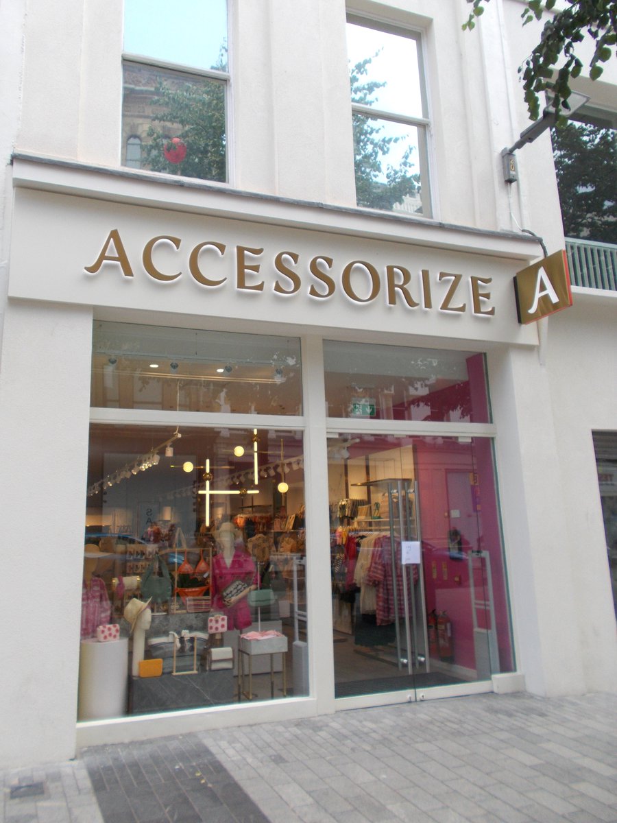 Accessorize has opened on Donegall Place in the long vacant unit next to Skechers