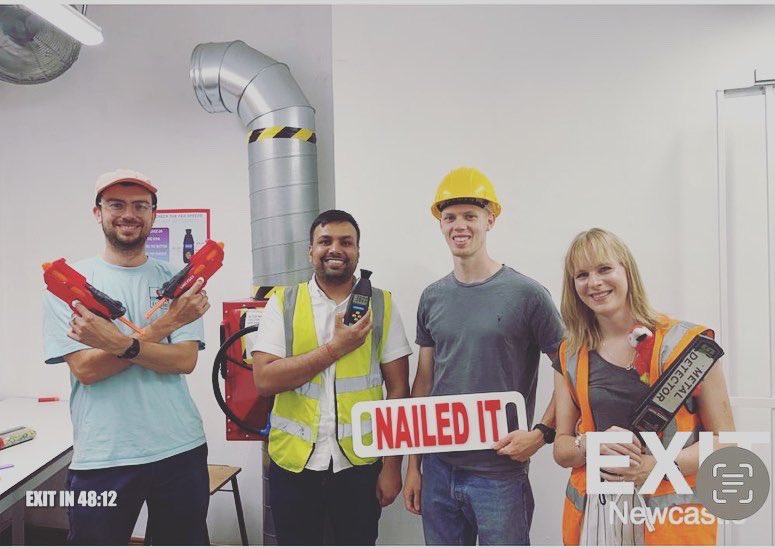 peeters_marloes's tweet photo. Awesome celebration ￼ ￼🥳🎉 of my promotion to professor with @materials_dr members @EVOPankaj
 @JakeMcclements @amy_jade_dann
 @shweta342. Both teams only just missed out on the leaderboard! https://t.co/6aa2AzYHni