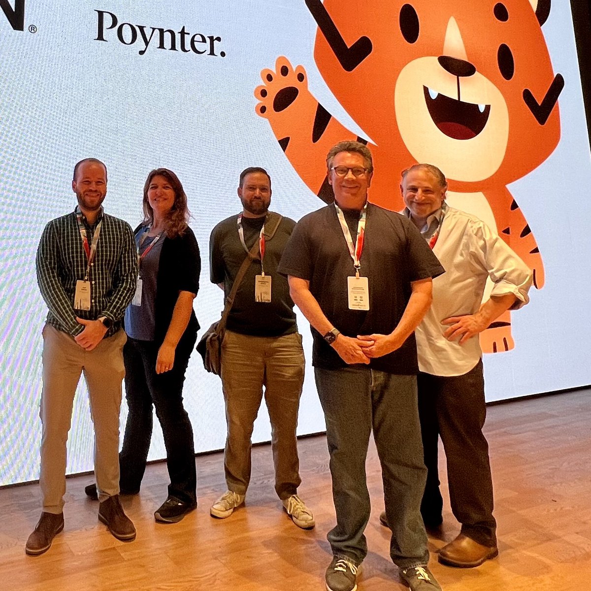 The closing ceremonies of a great #GlobalFact10 with the tremendous @ReportersLab team (and Checkers, the GlobalFact mascot)