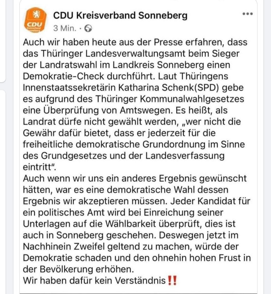 Das Thüringer Kommunalwahlgesetz sieht schon immer vor, dass ein Beamter vor seiner Verbeamtung auf die verfassungsmäßige Eignung überprüft wird. Also auch ein AfD-Landrat.

Außer halt, wenn es nach AfD und CDU geht: Die wollen jetzt dieses Gesetz brechen. Rechtsstaat und so.