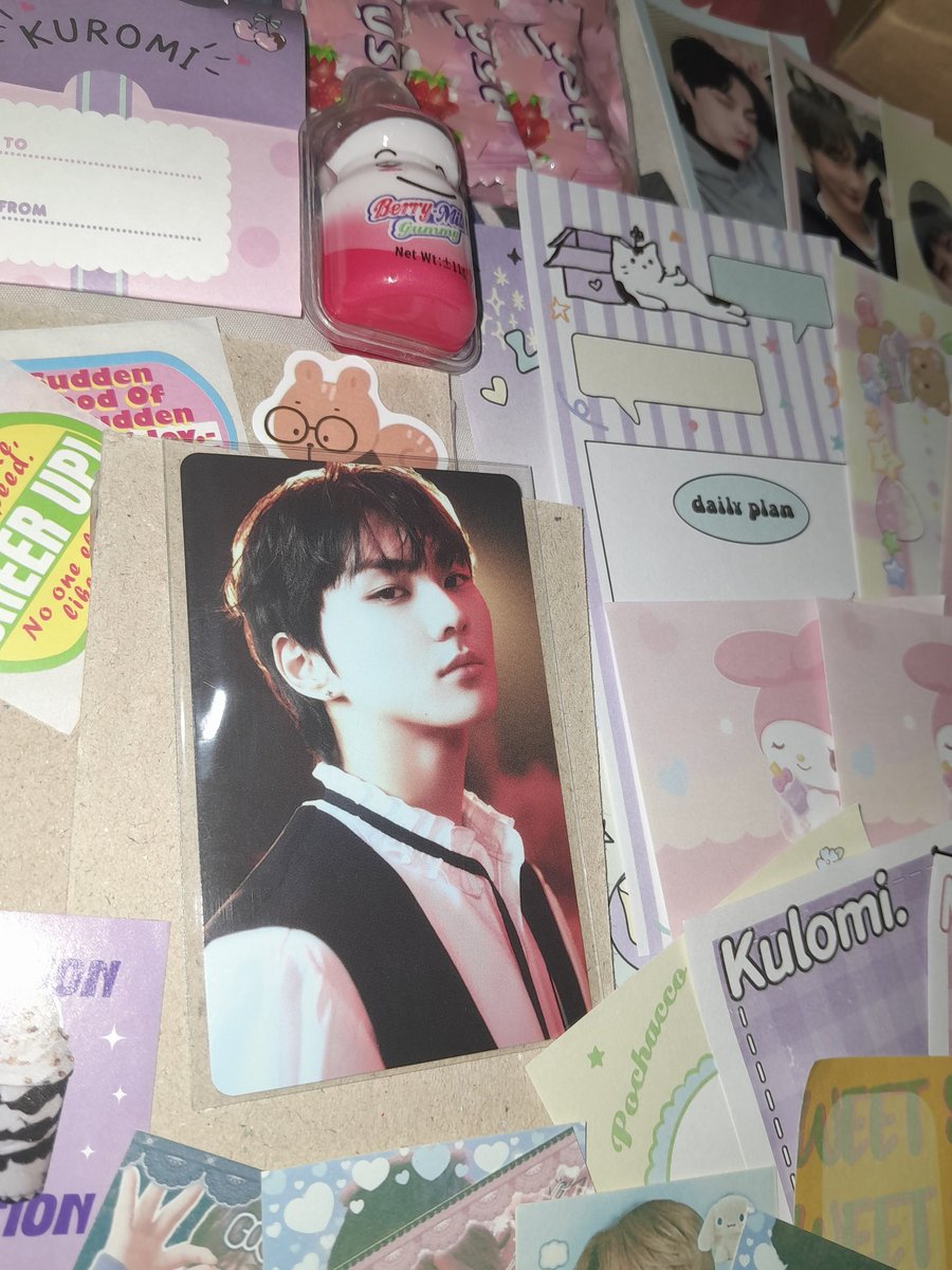 riaaflor_'s tweet photo. [ @28luvmails | #goodsfromzel ]
  ` Hi ate zel ! Jungwon came home 🙇‍♀️ thank you so much for the freebies and for packing it so wel, ang bilis ng delivery huhu. thankyou so much ulit !! 🫶 https://t.co/pcykPMwWQr