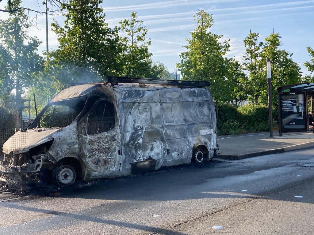 Mort de Nahel à Nanterre. Neuf interpellations au Mans suite à une nouvelle nuit de violences france3-regions.francetvinfo.fr/pays-de-la-loi… 
#LeMans #Sarthe #FaitsDivers