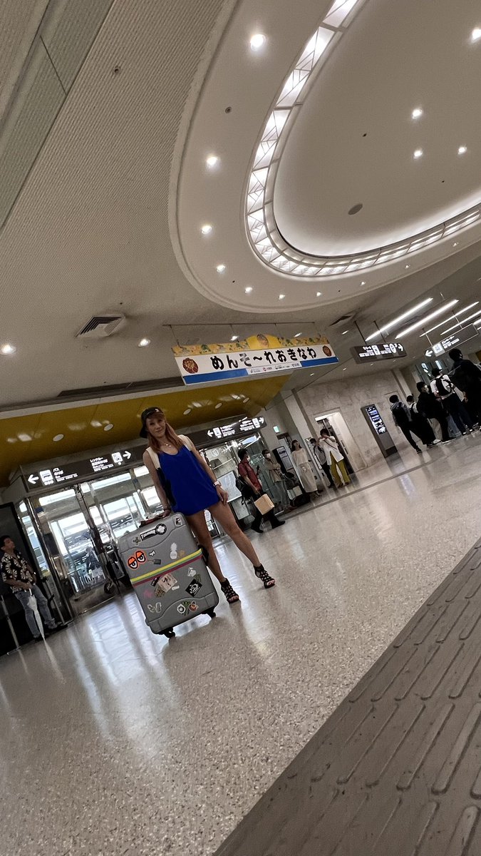 yuriphip_my28's tweet image. 沖縄着いたら、ホテルで食べる用
ポーたまを買うのさ〜♾️

#fastpick 使って並ばず受け取りッ♡