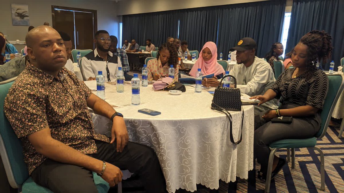 MarekaMalili's tweet photo. Vijana wengi (miaka 25 -34) ndio wako hatarini zaidi kupata maambukizi ya HIV na kundi hili mara nyingi wako nyuma kwenye kupata huduma za afya.
#PolicyForumBreakfastDebate https://t.co/O6wKO1RUsh