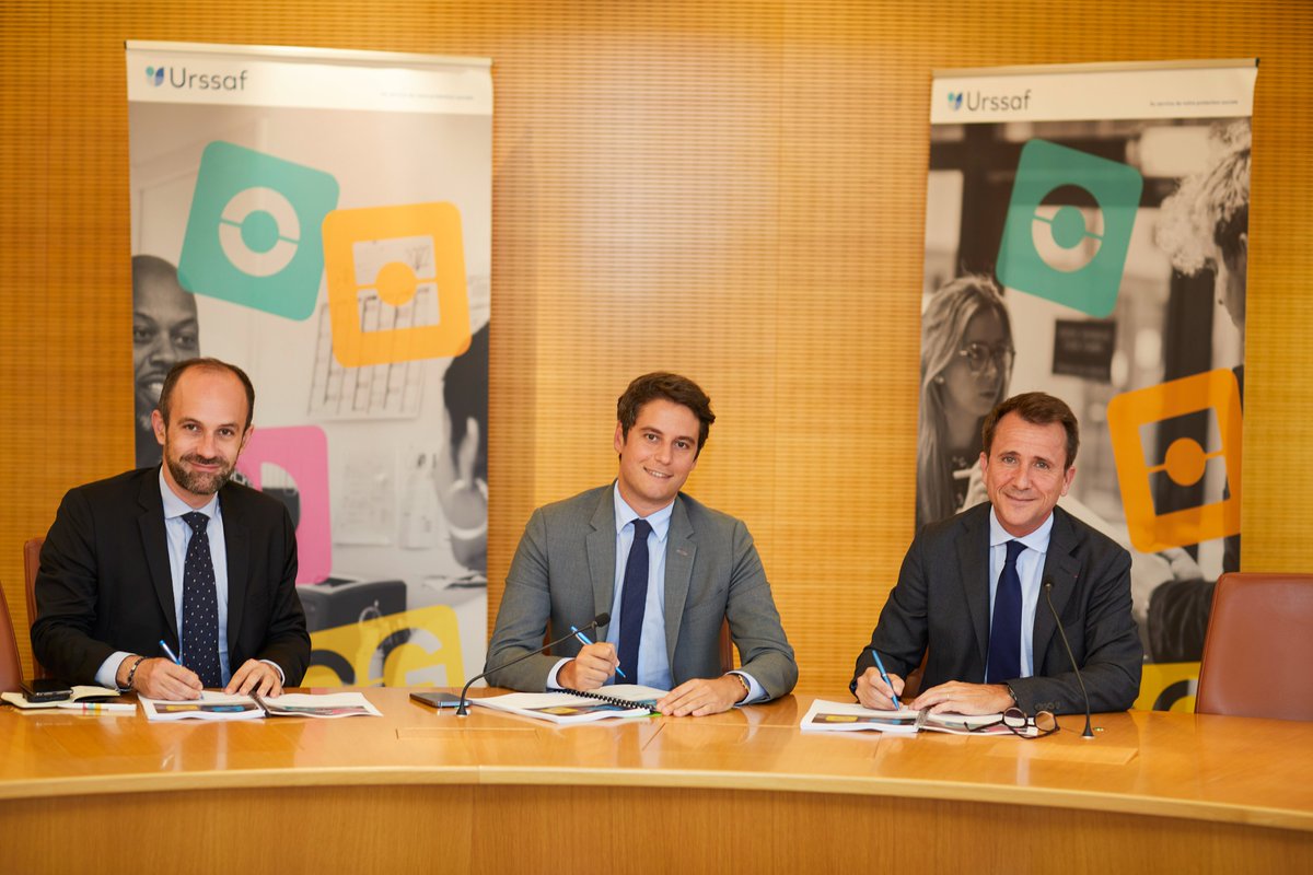 [#Evenement]
Hier, la convention d'objectifs et de gestion (COG) fixant les objectifs et les moyens de l'Urssaf pour les 5 années à venir a été signée par <a href="/GabrielAttal/">Gabriel Attal</a> en présence de <a href="/LanxadeT/">Lanxade Thibault</a>, @AmgharYannG ainsi que les chefs de file du CA.

En savoir➕ bitly.ws/FDzY