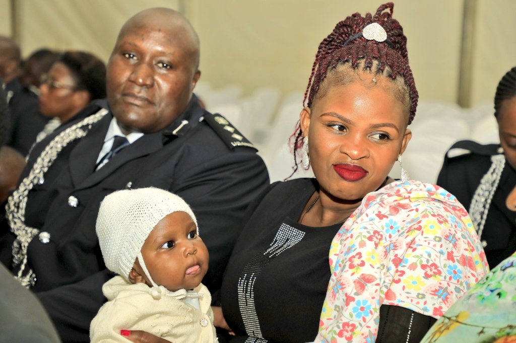 PoliceUg's tweet image. Happening Now : 

Pipping ceremony for the newly promoted gazetted officers at Police headquarters Naguru. The event is presided over by the Inspector General of Police @OkothOchola1 

The officers to be decorated today are from the rank of Assistant Commissioner of Police (ACP)…