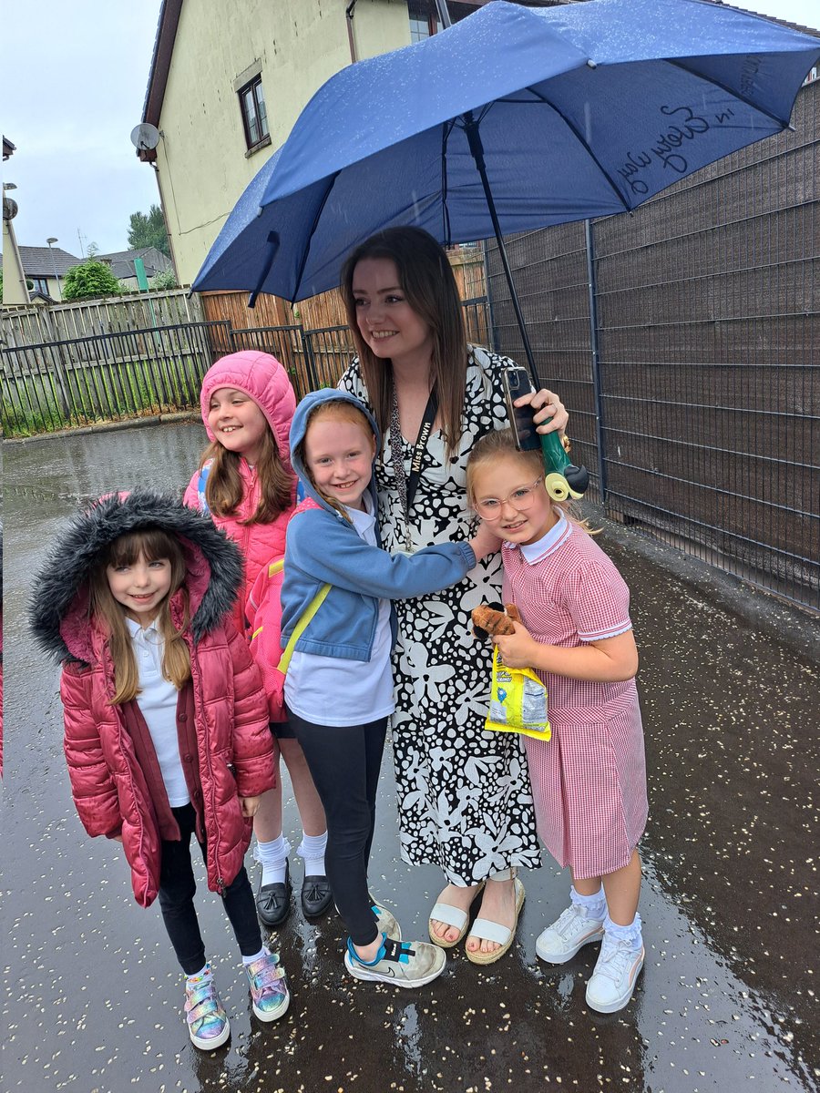 dx_gemma's tweet photo. @MissBrown_2021 @LadyAlicePS Jenny will miss you ❤️ good luck with your new adventure ❤️ https://t.co/M3AOYEU8un