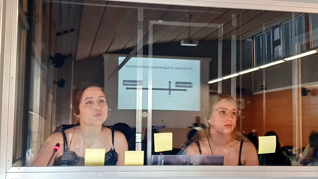 Thank you very much to the students of <a href="/TraduccioUAB/">Traducció i Interpretació UAB</a> Master's in Interpreting <a href="/muic_uab/">MUIC UAB</a> who are doing a brilliant job in getting <a href="/DrFantinuoli/">Claudio Fantinuoli</a>'s valuable lessons across from English into Spanish 🙌