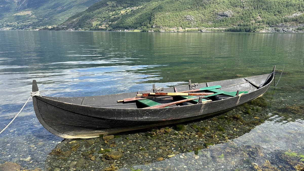 Sesamehouse2's tweet photo. A row across the fjord to visit Viking burial mounds. Very special https://t.co/tmduvG15ZK