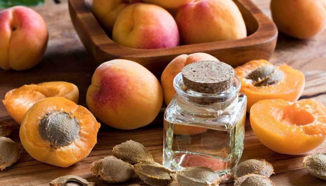 FactZilla111's tweet photo. Did You Know ❓

Apricot kernels and the seeds of apples and pears contain a naturally occurring toxin (amygdalin) When eaten, this toxin can react with stomach enzymes and release a poison (cyanide) in the gut This can be fatal, especially for children. https://t.co/qi5SxotpQN