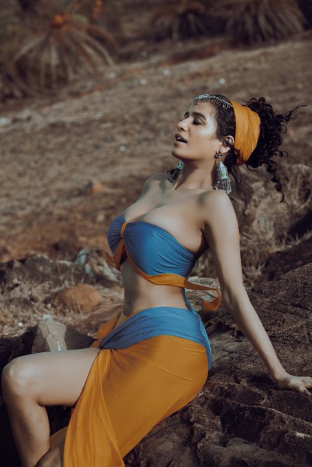 She is a mess. But she is a masterpiece. https://t.co/c6Sdd4KJzL