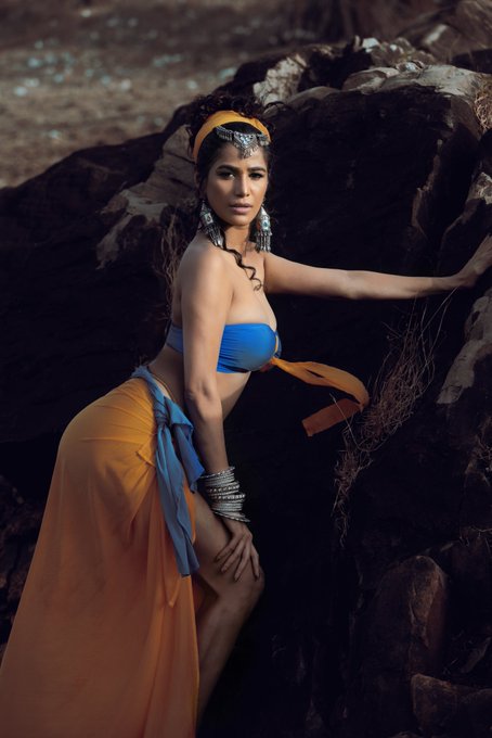 She is a mess. But she is a masterpiece. https://t.co/c6Sdd4KJzL