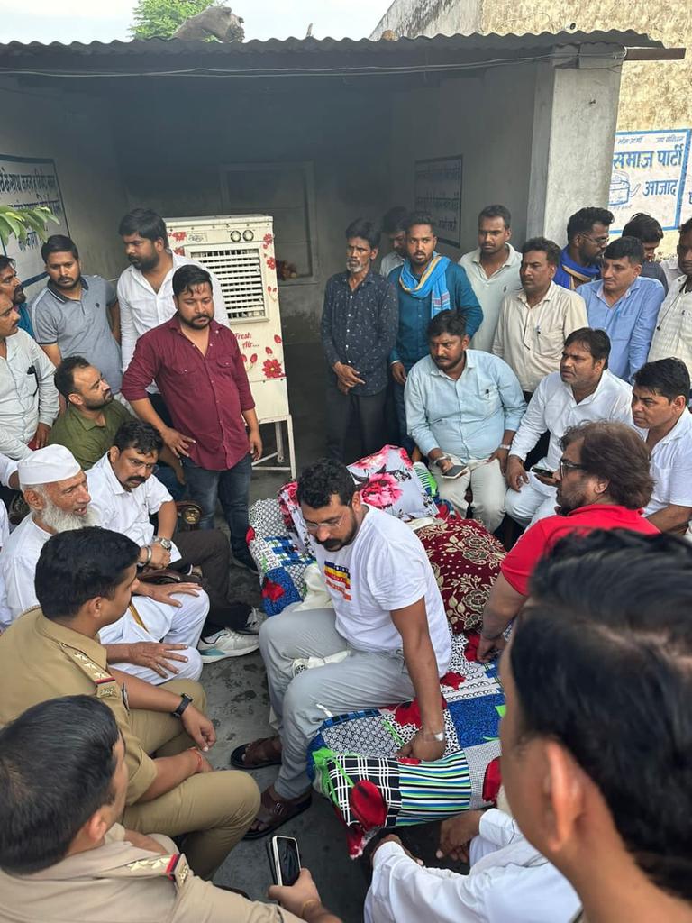 ये करोड़ों लोगों की दुआ का असर है कि भाई सकुशल है सुरक्षित है  कि कायरो के द्वारा किए गए कायराना   हमले भी करोड़ो लोगो की बुलंद आवाज , न्याय की आवाज को दबा नही सकते है पुरे देश का गुर्जर समाज भी  एड चंद्रशेखर आजाद जी के साथ है ये षड्यंत्र रचकर भी हमारी एकता को नही तोड़ सकते है जय