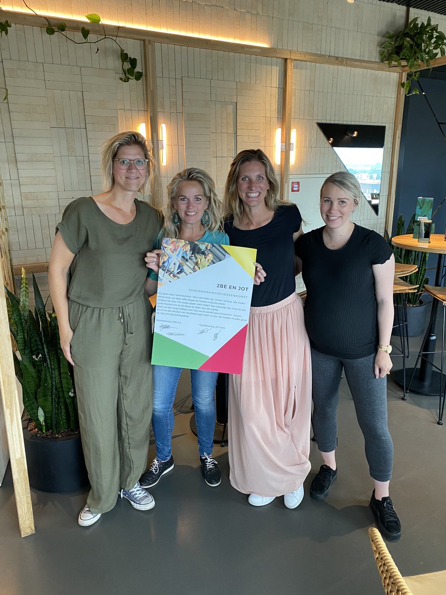 NIEUWS!

Samenwerken deden we al: <a href="/Sport4connect/">Sport4connect</a> en JOT werken vanuit hetzelfde fundament en samen werken verdubbelt onze energie.

Nu is het officieel, met een samenwerkingsovereenkomst! En met snode plannen met, voor en door jongeren de wereld een beetje mooier te maken.