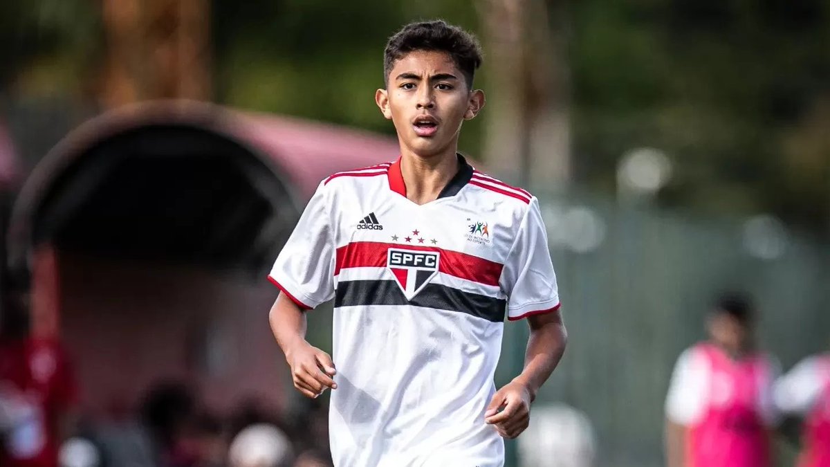 idextratime's tweet photo. 🚨 BREAKING: Mantan Pengurus PSSI Bidang Naturalisasi Pemain Keturunan Indonesia, Hamdan Hamedan mengungkapkan jika terdapat 10 pemain U-17 Diaspora yang telah memiliki paspor Indonesia! 🇮🇩

🗣️ Hamdan Hamedan:

"Dari database yang kami miliki, ada sekitar 30 pemain diaspora yang masuk dalam kategori U-17 dan ada sekitar 10 pemain yang memiliki paspor Indonesia sehingga berpotensi membela timnas bila dibutuhkan dan bila kualitasnya sesuai dengan keinginan pelatih,"

Salah satu pemain yang memilki paspor Indonesia tersebut adalah Welberlieskott de Halim Jardim, pemain kelahiran Banjarmasin yang kini sedang membela klub asal Brazil, Sao Paulo FC 🇧🇷.

(via @MNCSportstars)