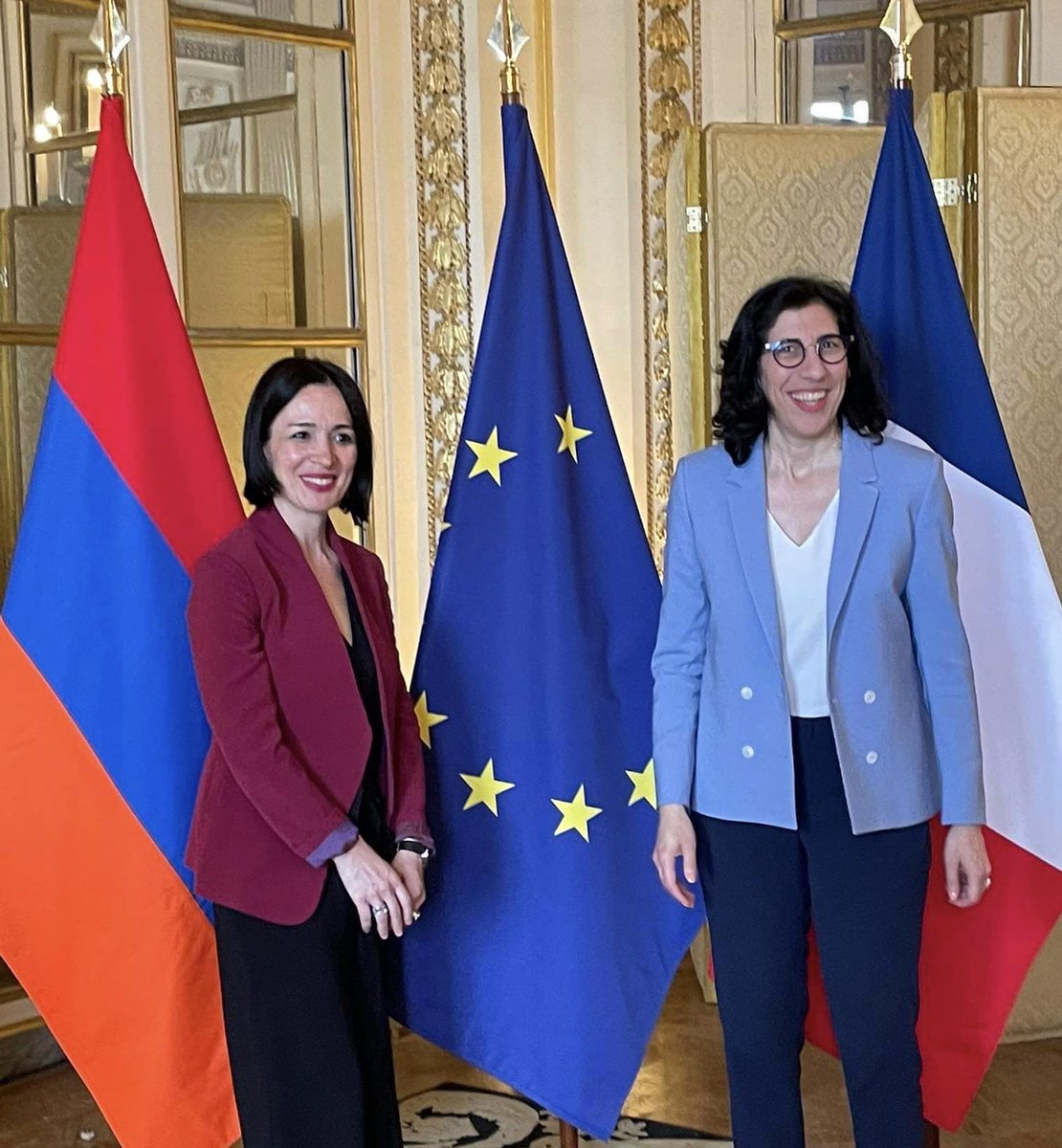 La Ministre de @minESCSarm 🇦🇲 Janna Andreasyan, qui est en 🇫🇷 pour une visite de travail, s’est entretenue avec la Ministre @RimaAbdulMalak . 

L’Ambassade de France se réjouit de cet entretien qui permettra d’approfondir la #coopérationculturelle entre nos deux pays.