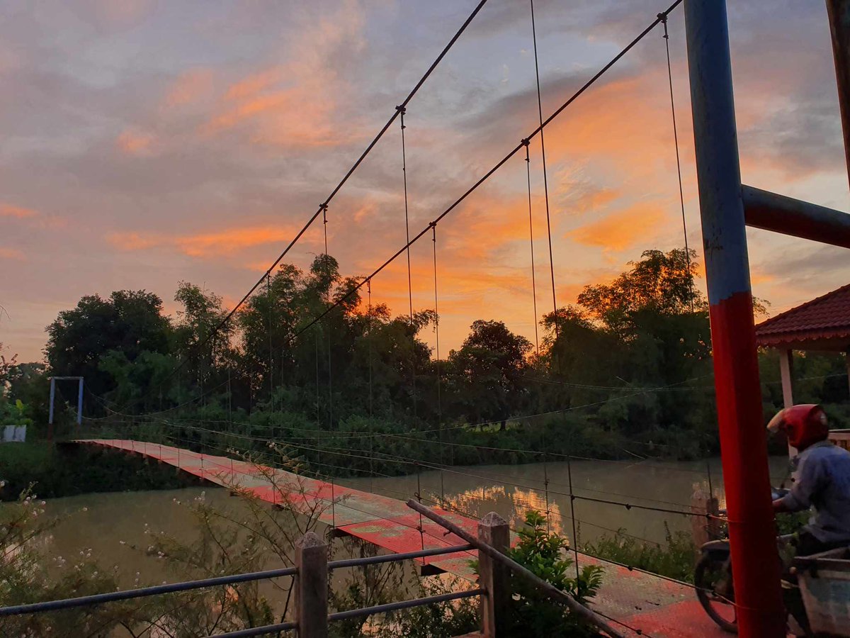 KBunthann's tweet photo. Sunset view at Village Homestay https://t.co/j0ELiAdHPl