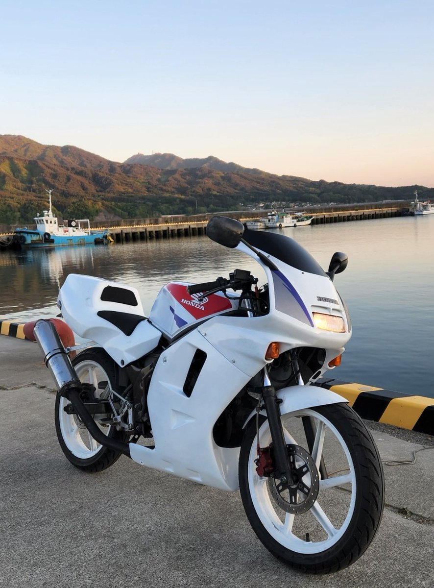 2stroke50cc's tweet photo. #年齢晒してびっくりした人がRTしてくれる
21歳🤓 https://t.co/VfOvXRyil0