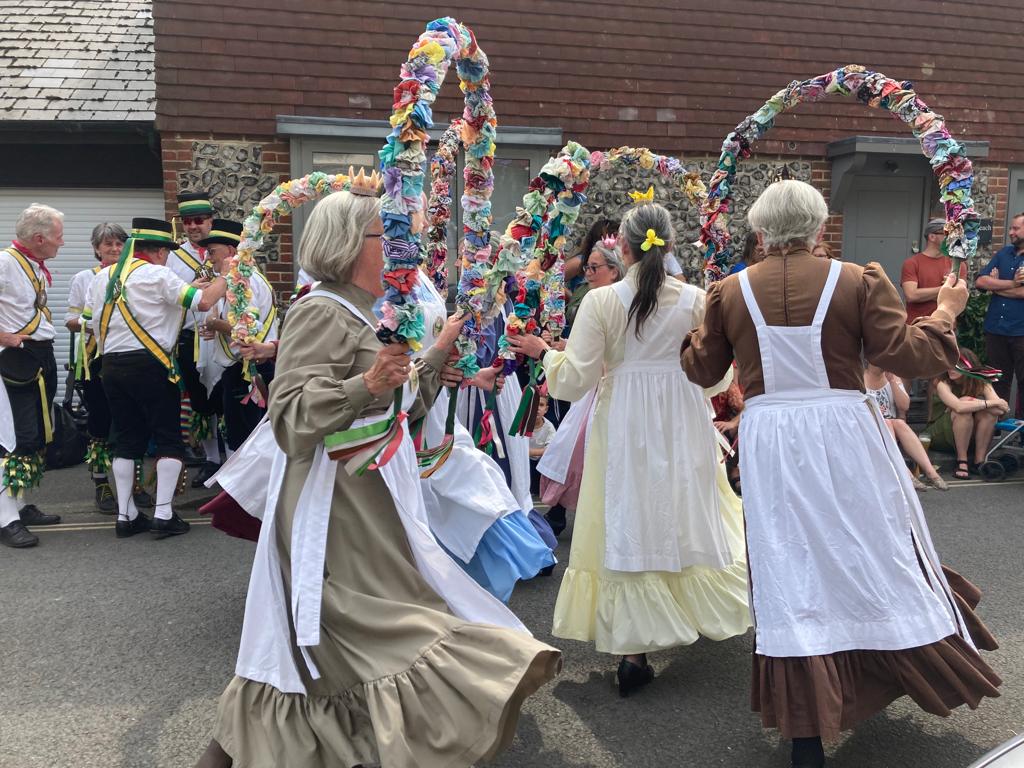 Dancing with <a href="/LongManMorris/">Long Man Morris</a> 8pm this evening <a href="/StarInnWaldron/">Star Inn Waldron</a>!