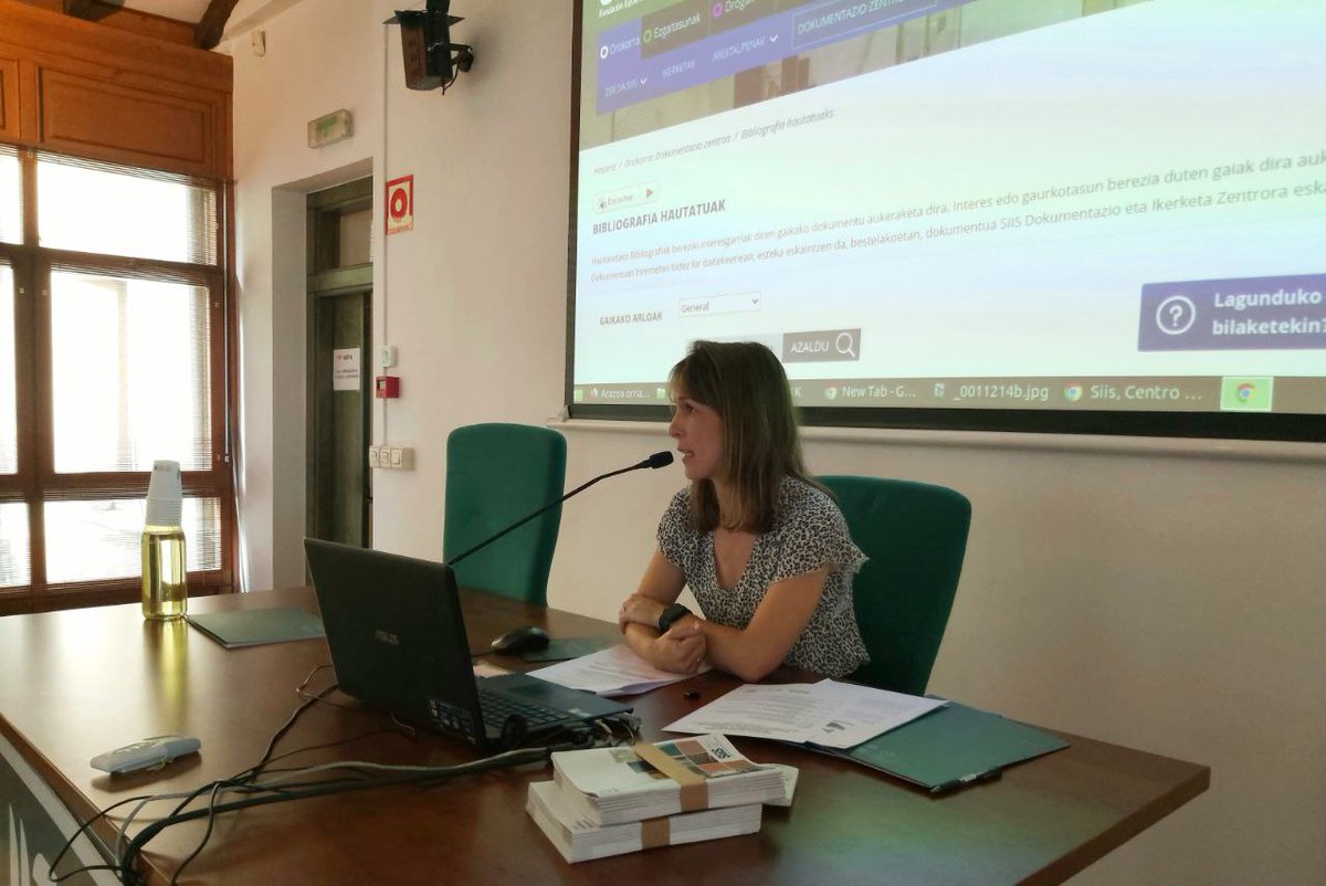 ueu_orokorra's tweet photo. .@SiiS_doc , Gizarte Informazio eta Ikerketa Zerbitzuaren Dokumentazio Zentroaren berri ematen ari da Amaia Pascual Sanz (Dokumentazio eta Informazio Saila, SIIS-Gizarte Informazio eta Ikerketa Zerbitzua, Eguia-Careaga Fundazioa).
#UI51 #ALDEE #ElkarEkin https://t.co/cgMIgPtWXN